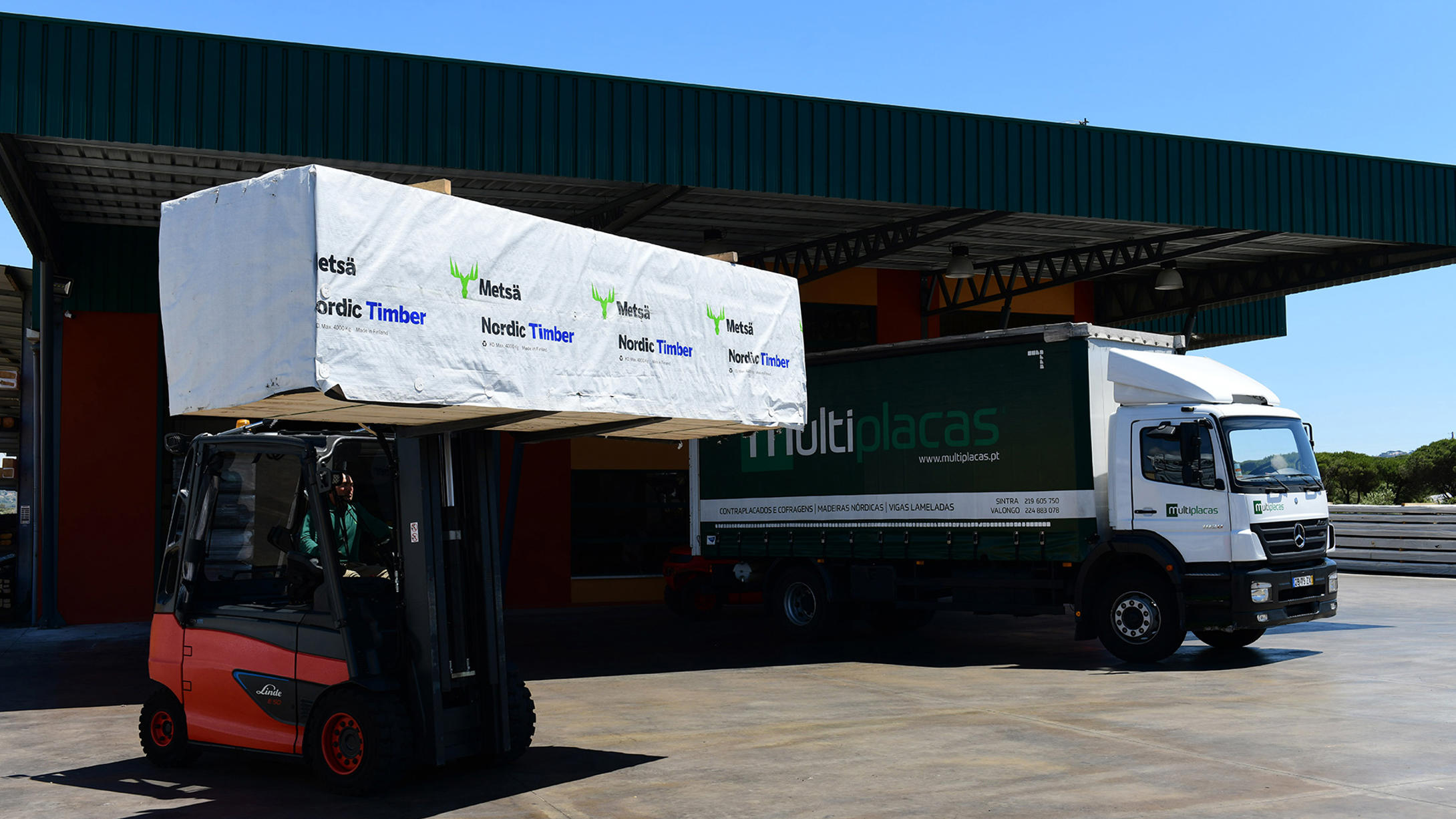 Reliable availability: Multiplacas maintains local stock of Kerto LVL to ensure rapid deliveries for structural projects across Portugal