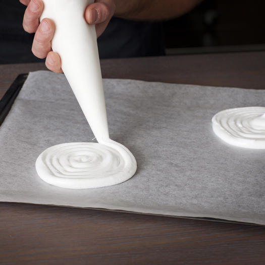 Baking Paper vs Greaseproof Paper – BakeClub