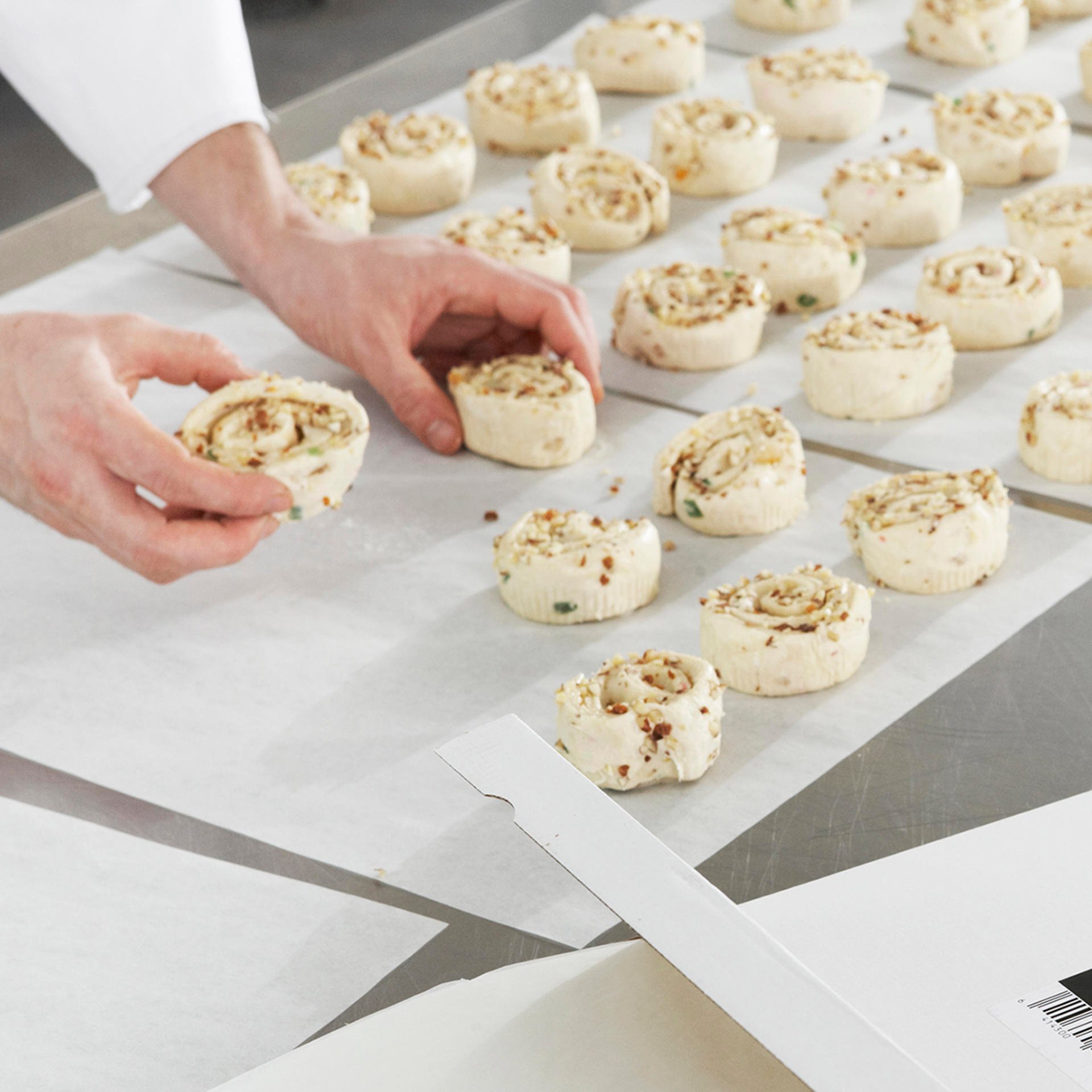 SAGA Baking paper sheets-1