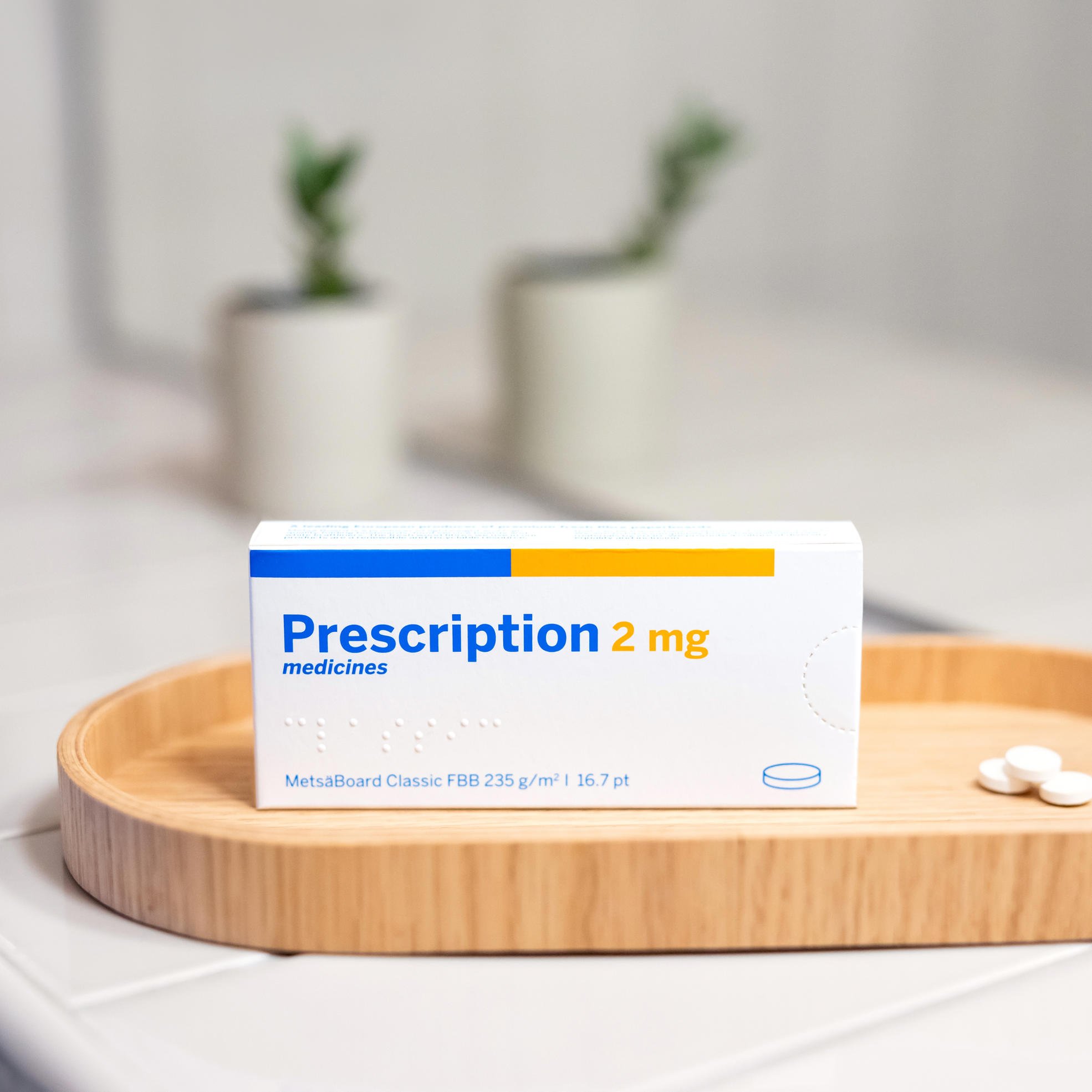 Pharmaceutical packaging cartons with reliability and patient safety