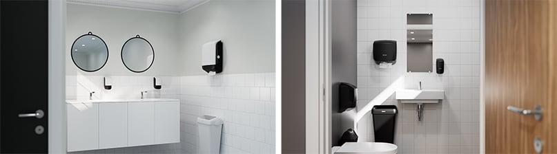 To forskellige offentlige toiletrum med hvide fliser og Katrin dispensere i sort og hvid. Det første rum har to runde spejle over vaskene, mens det andet har et rektangulært spejl og en lukket trædør.