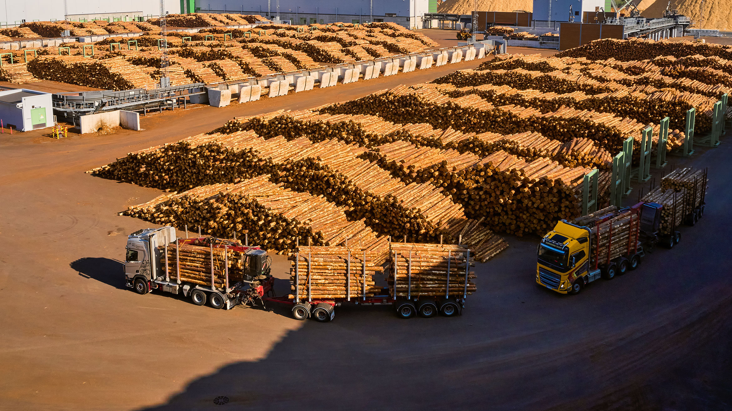 Rauma sawmill log trucks