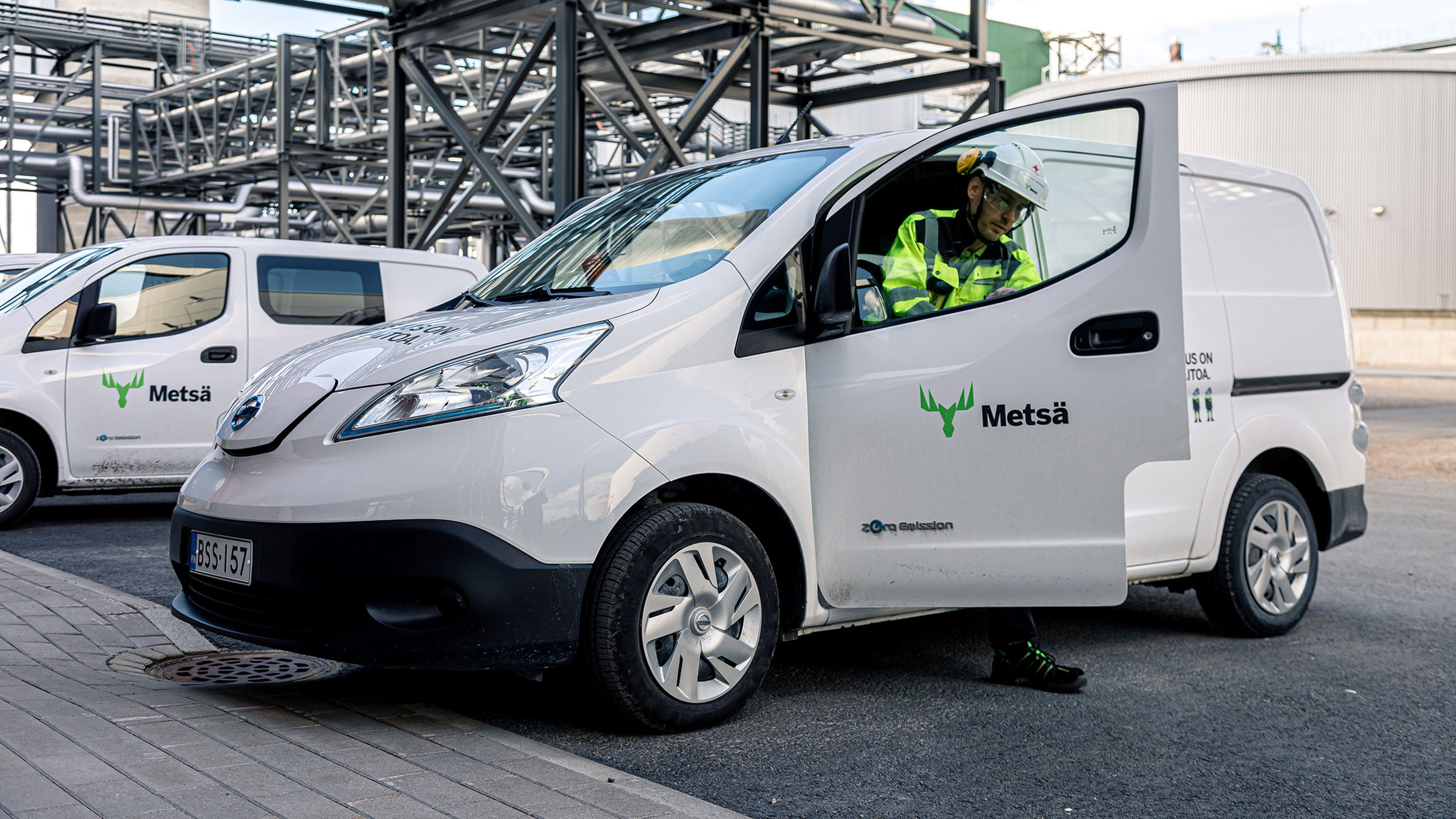 Electric cars at Metsä Fibre