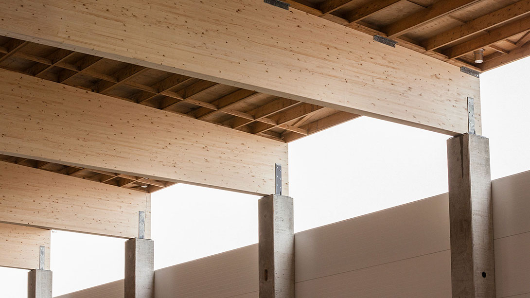 05-Gluelam-beams-at-Metsa-Vuosaari-harbour.jpg
