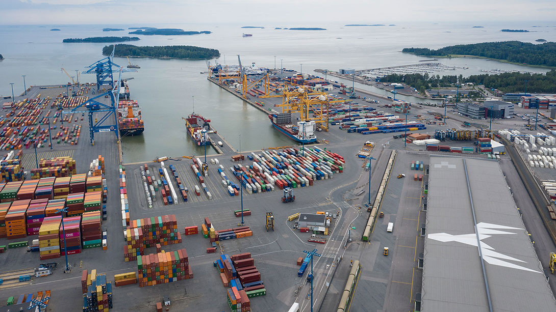 05-Vuosaari-harbour-Metsa-warehouse.jpg