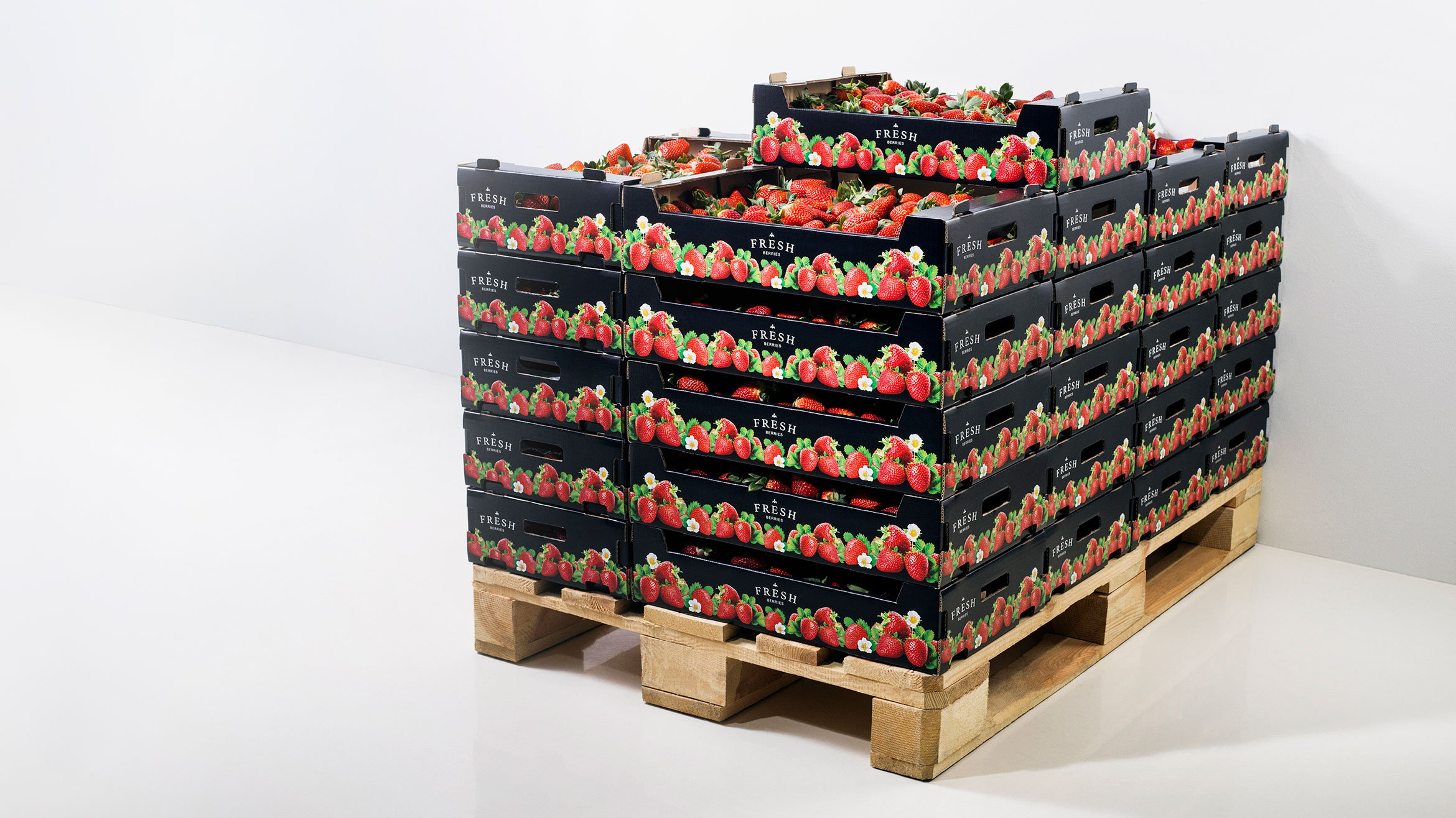 08-Strawberry-trays-on-a-pallet.jpg