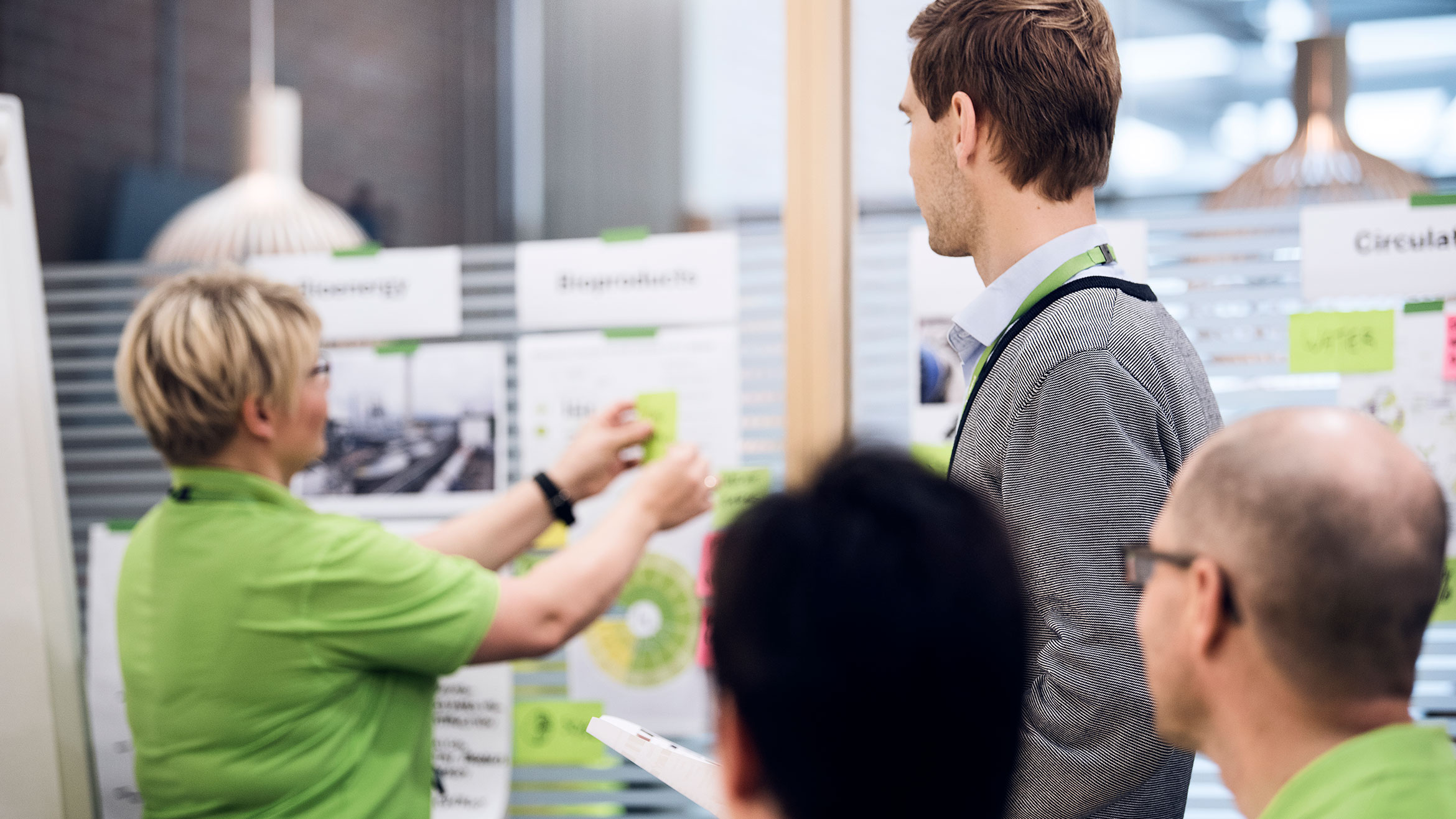 3.2.4.Hero-Office-team-brainstorm.jpg