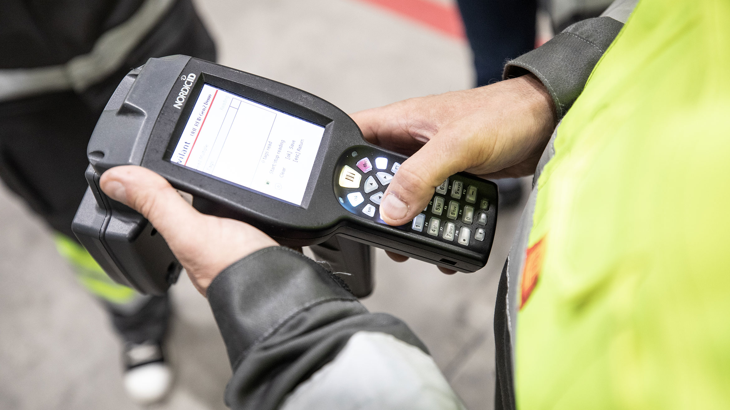 3.2.4.Hero-RFID-hand-held-reader.jpg