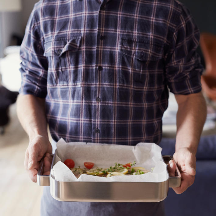 Parchment Paper vs. Baking Paper — What's the Difference?