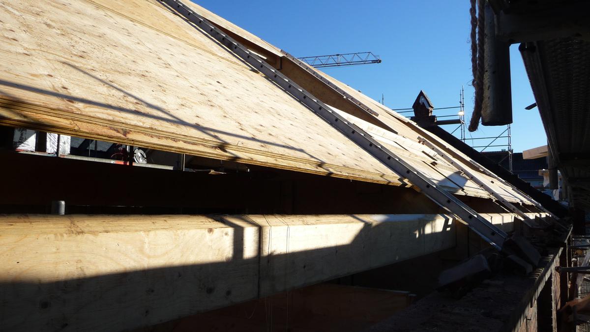Kerto Q-panel installed on roof