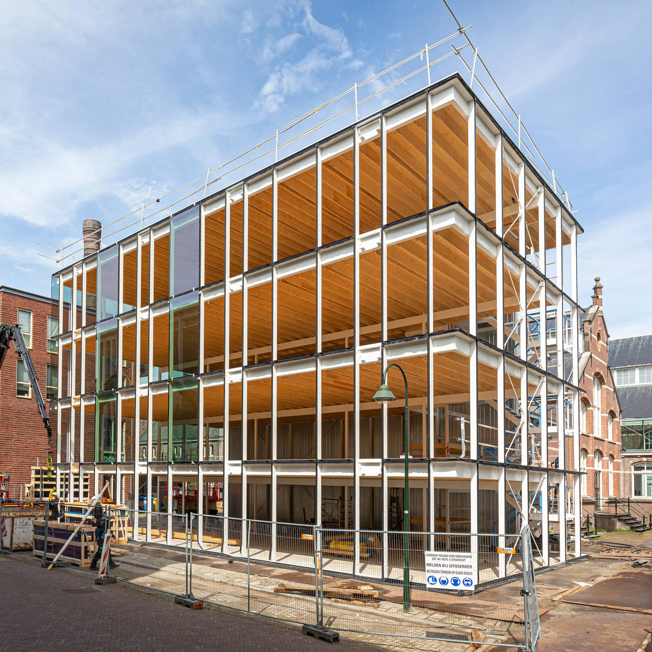 The foundations of demountable and reusable buildings