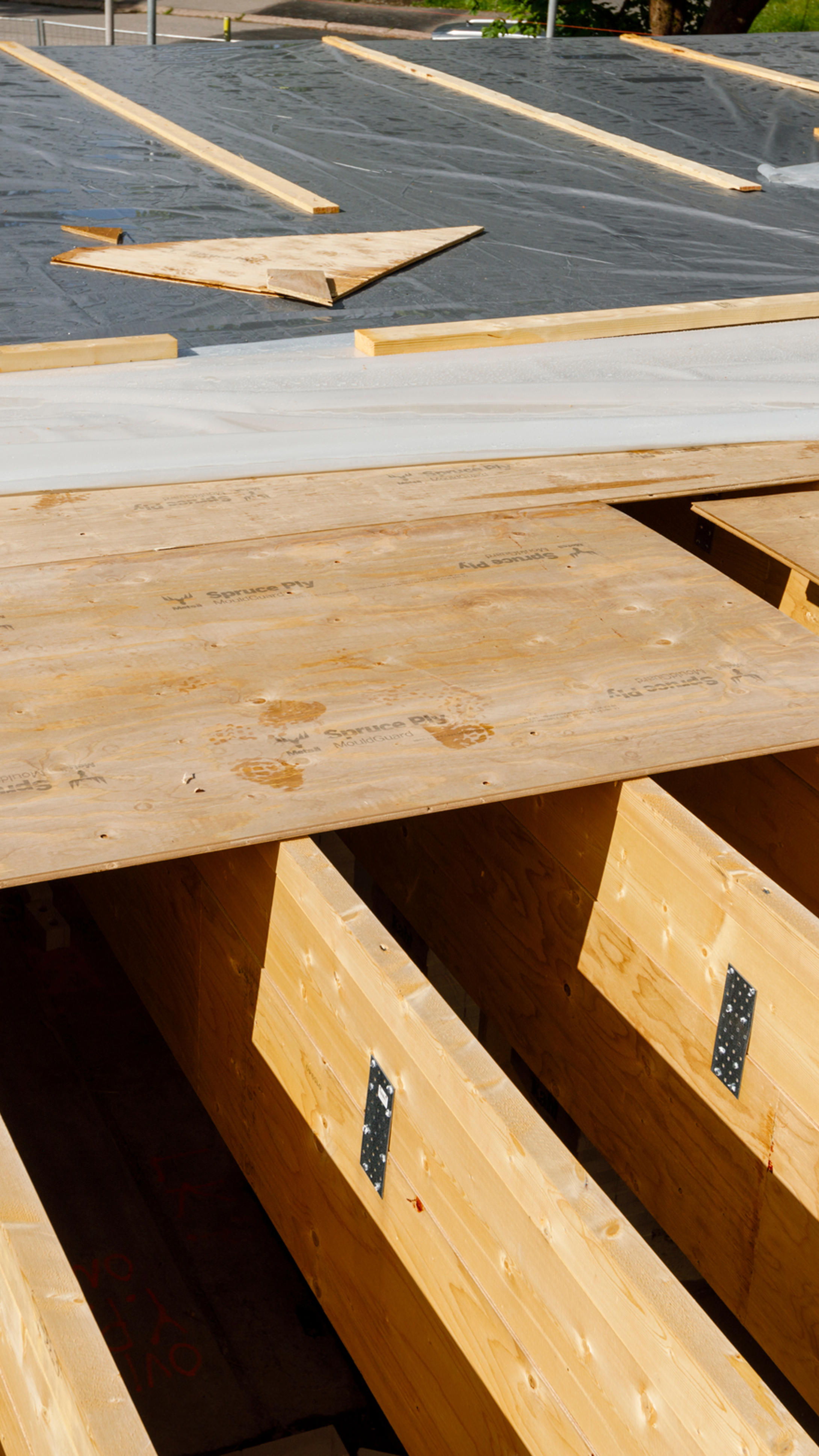 Surface-impregnated spruce plywood is ideal for roof structures