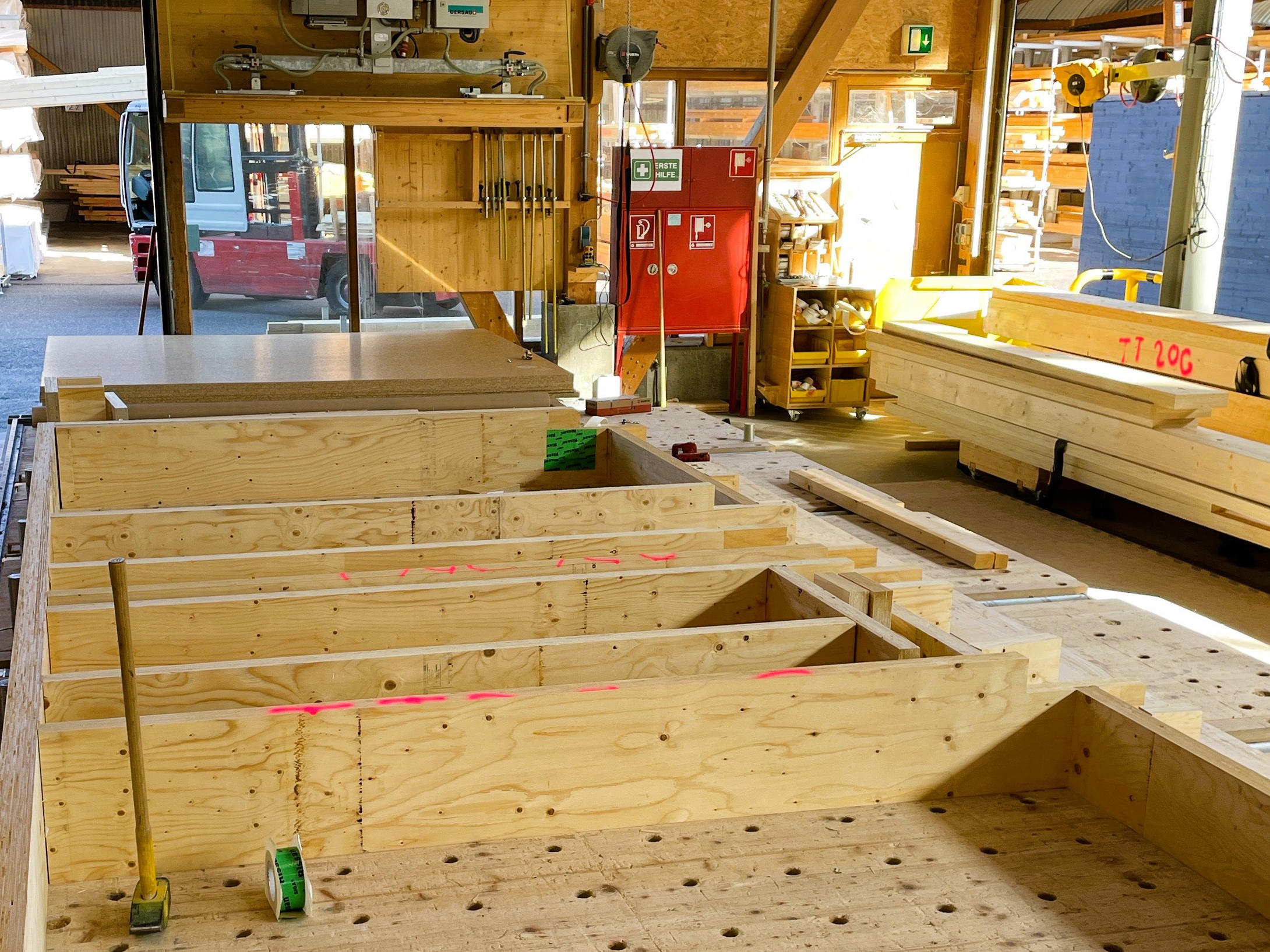 Kerto LVL bildet die Basis für die Wirtschaftlichkeit und den ökologischen Anspruch des Augsburger Projektes aus dem Bereich des sozialen Wohnungsbaus. Foto: Gumpp & Maier GmbH