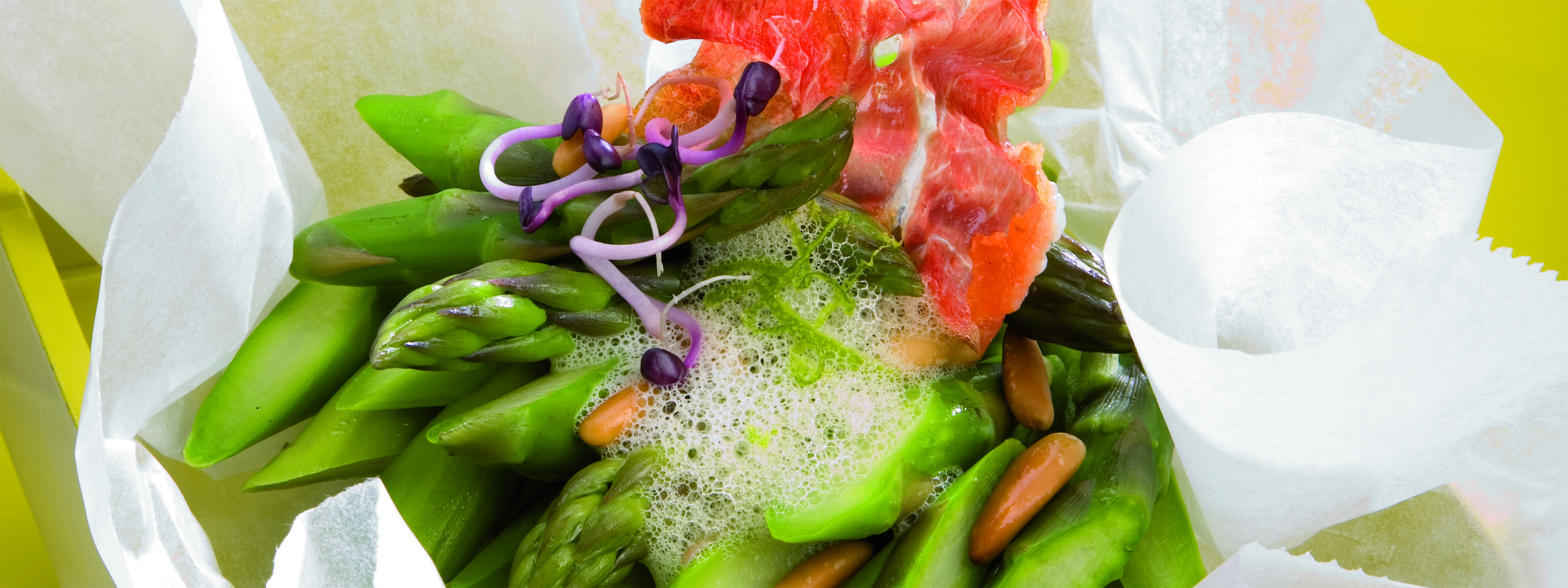Green asparagus with wasabi vinaigrette